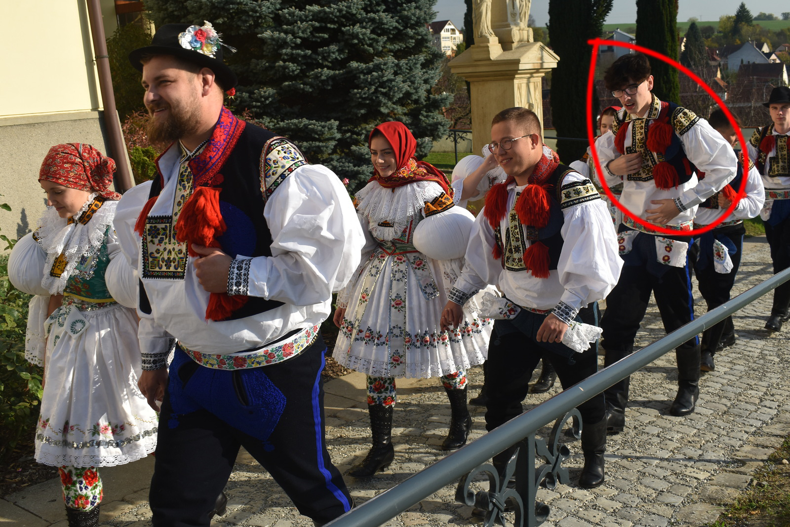 Hradčovický šohaj se na hodech předávkoval